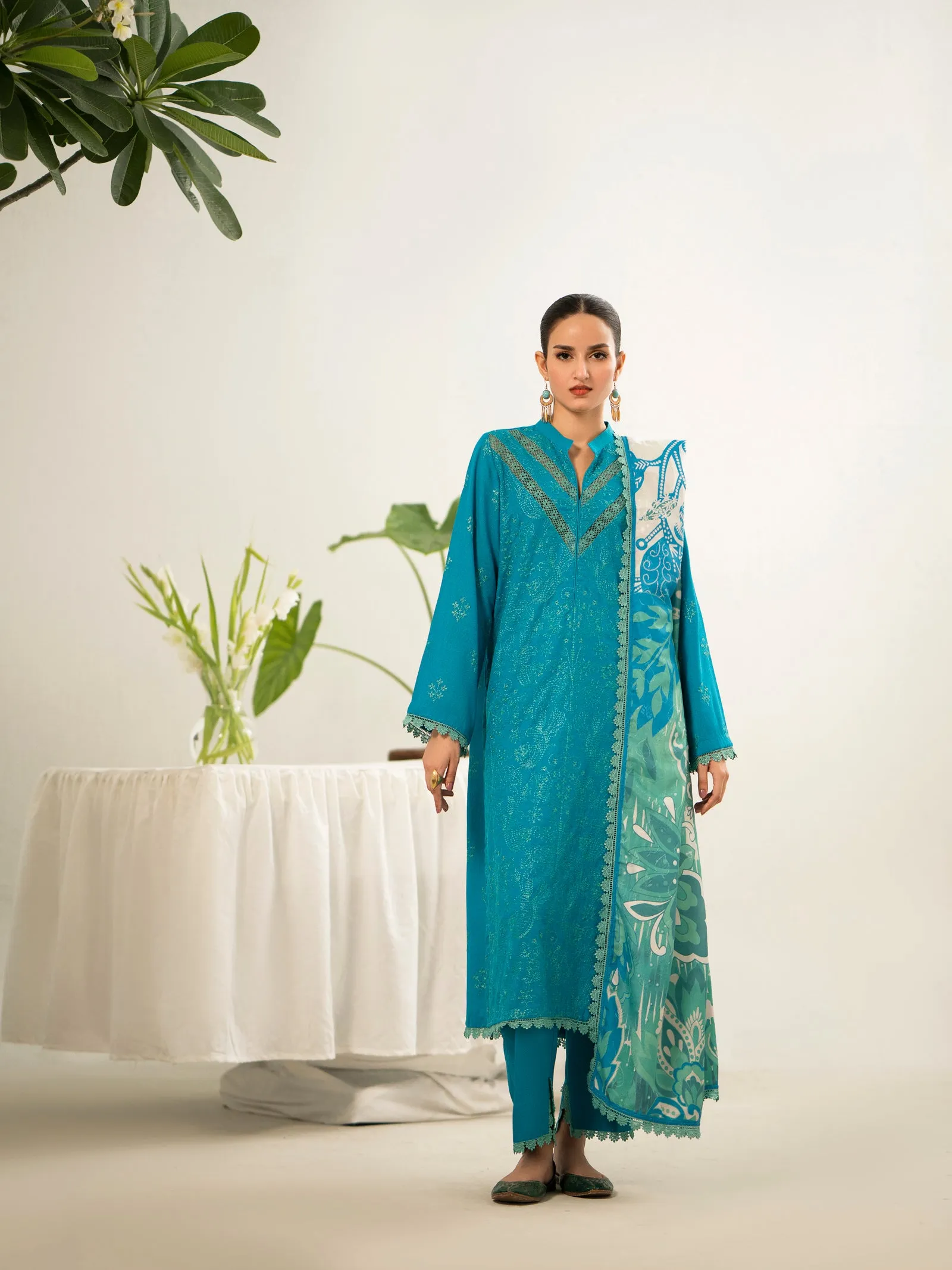 Lawn Karandi Embroidery