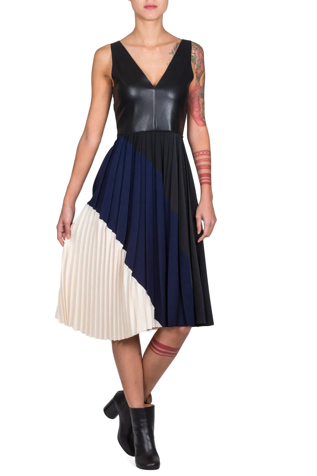 Sleveless Dress