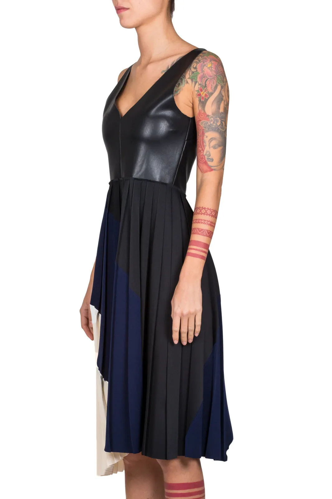 Sleveless Dress