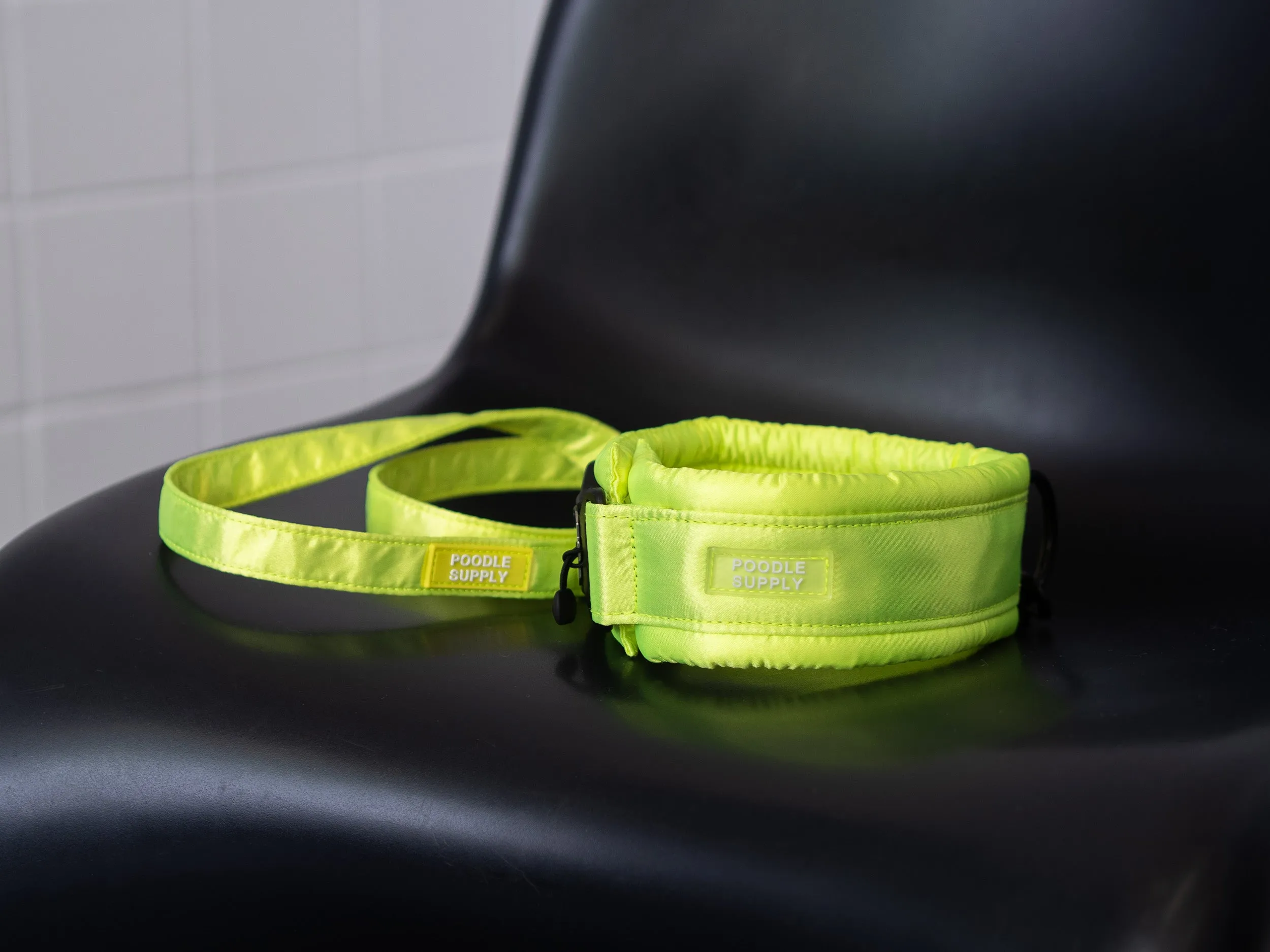 Toy / Miniature / Medium Candy Satin Fluffy Magnetic Collar ® Citrus Splash
